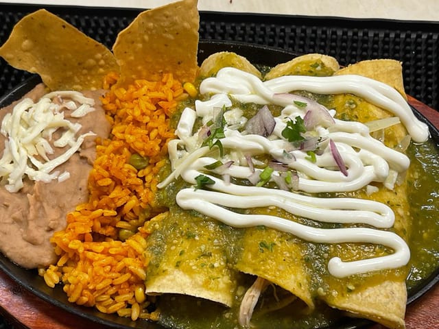 Enchiladas de Pollo.