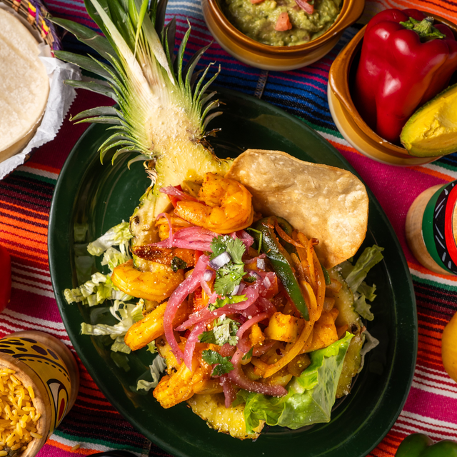 Camarones al Pastor con Piña.